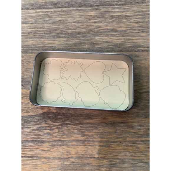 The Pampered Chef Mini Cutters 8 in Metal Tin - Picture 4 of 5